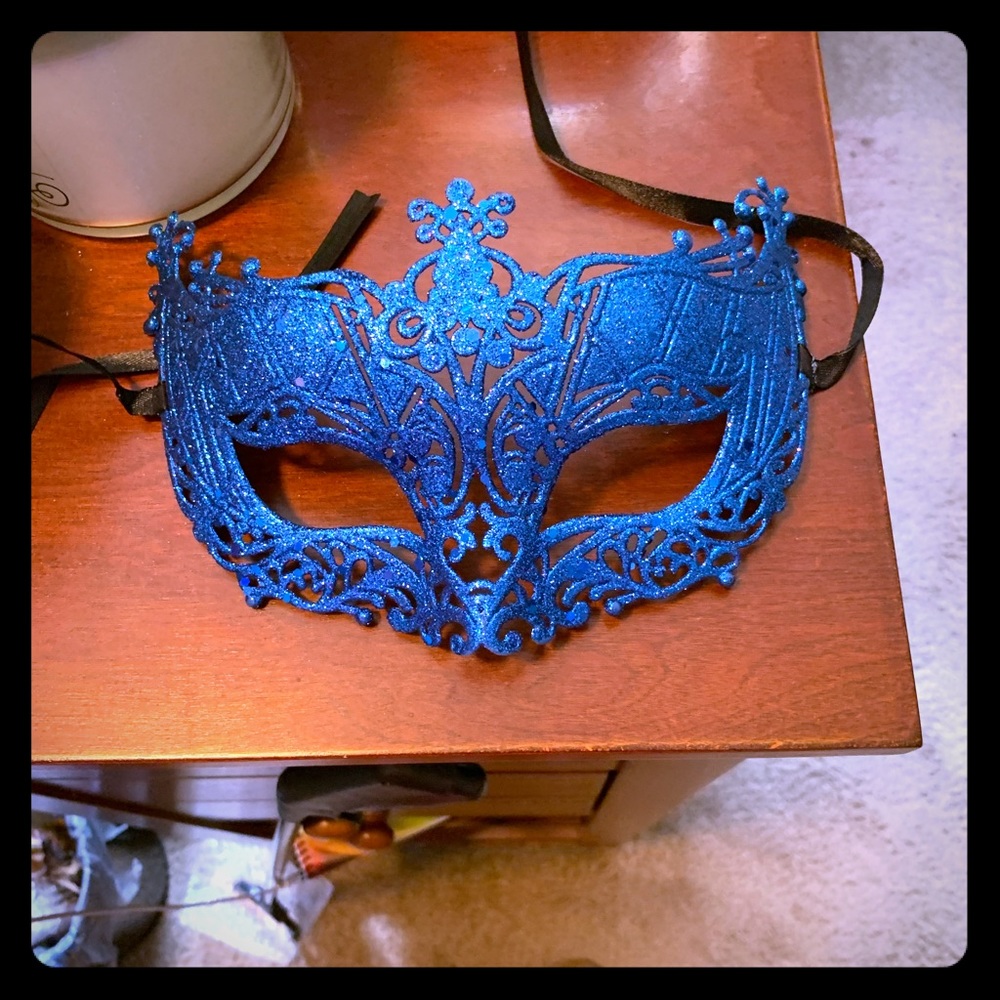 Masquerade mask blue sparkle